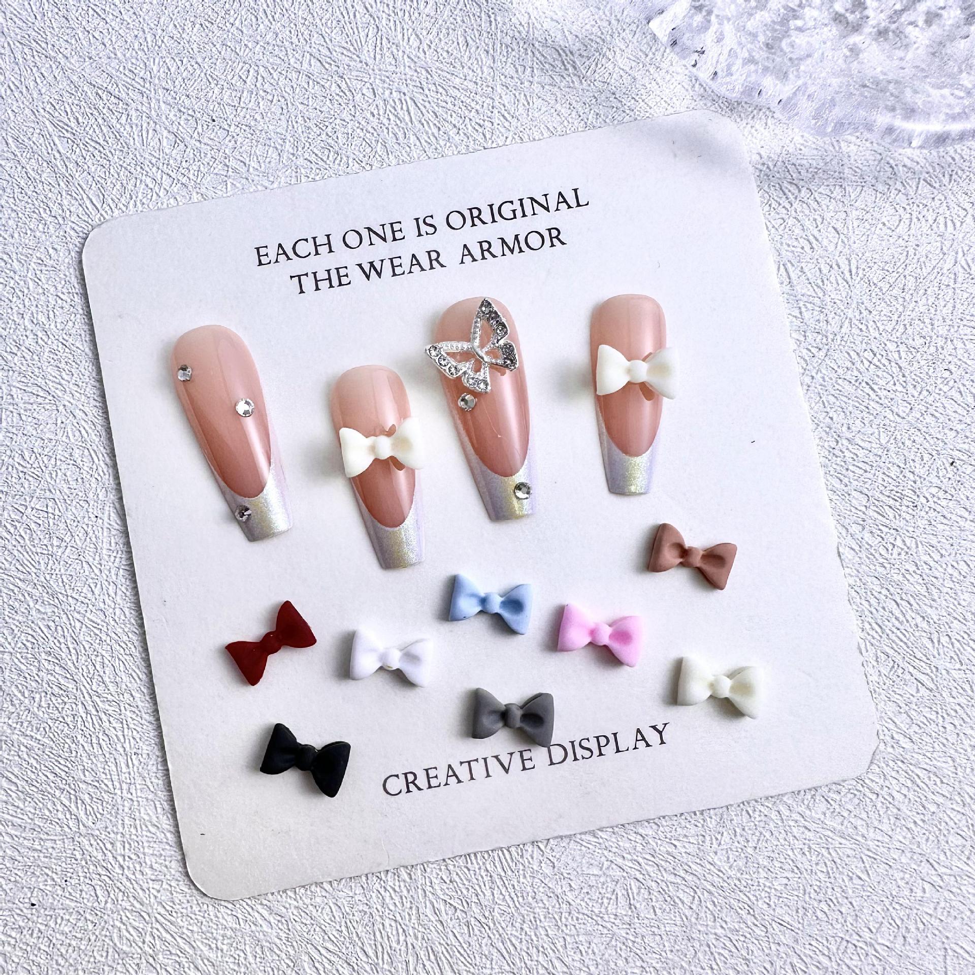 Nail Bow Tie
